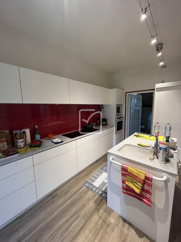 Maison - 310 m² - 10 pièces