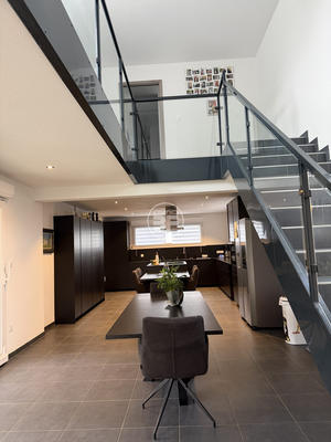 Maison - 250 m² - 7 pièces