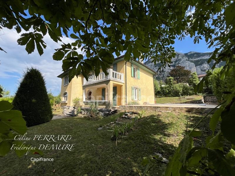 Maison - 172 m² - 6 pièces