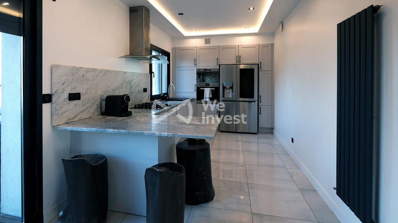 Maison contemporaine - 266 m² - 8 pièces