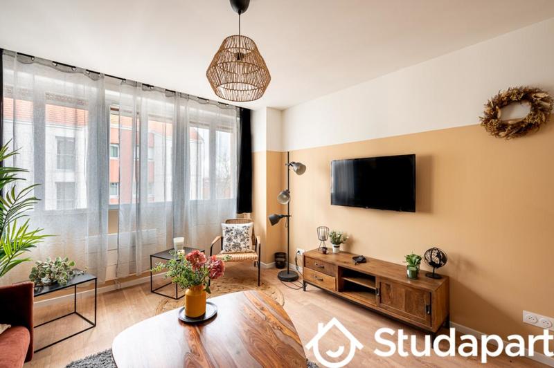 Chambre - 11 m² - 1 pièce