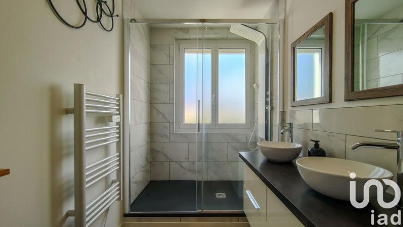 Maison - 251 m² - 9 pièces