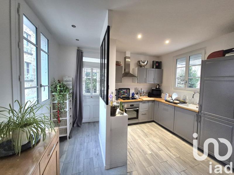 Maison - 90 m² - 5 pièces