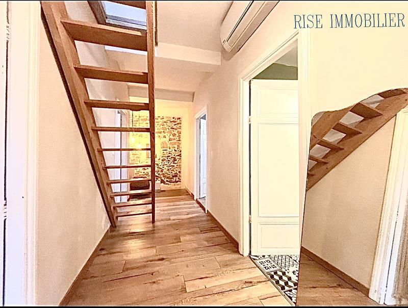 Maison - 199 m² - 6 pièces