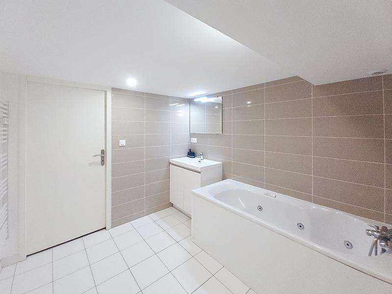 Appartement - 60 m² - 2 pièces