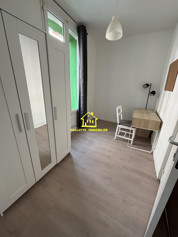Appartement - 15 m² - 8 pièces
