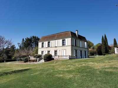 Maison de maîtres - 320 m² - 10 pièces
