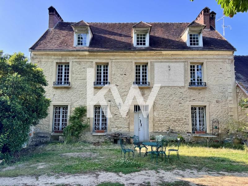 Maison - 296 m² - 18 pièces