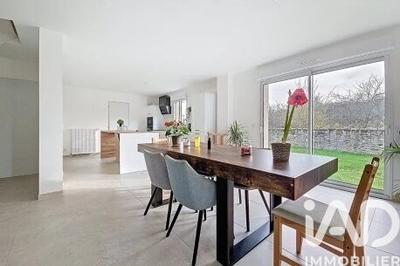 Maison - 99 m² - 5 pièces