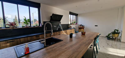 Maison - 236 m² - 8 pièces