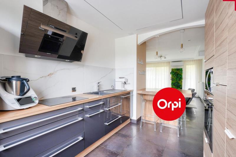 Appartement - 90 m² - 4 pièces