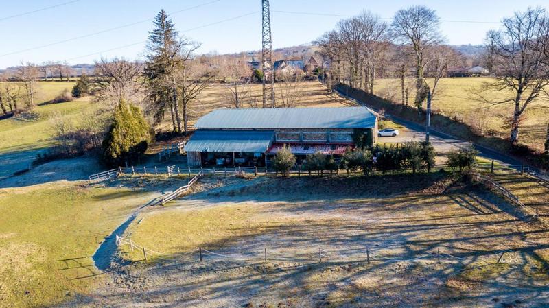 Grange - 600 m² - 1 pièce