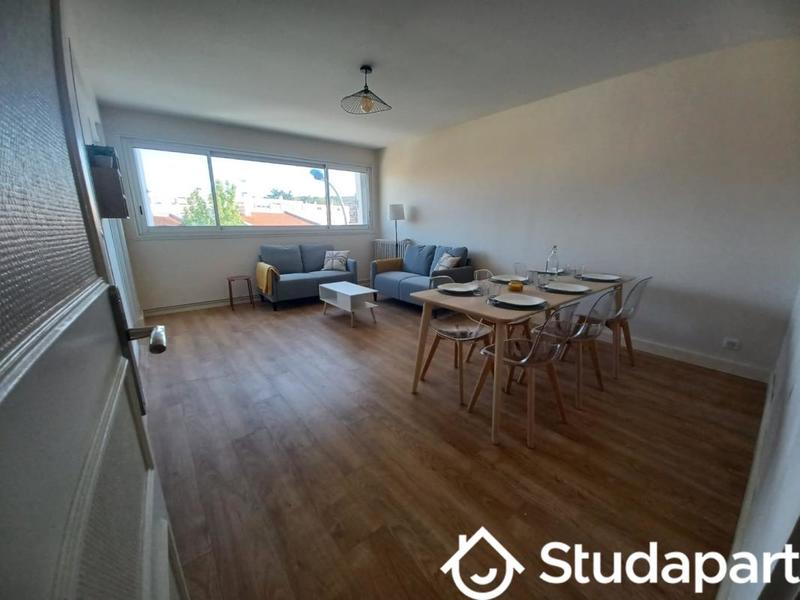 Chambre - 9 m² - 1 pièce