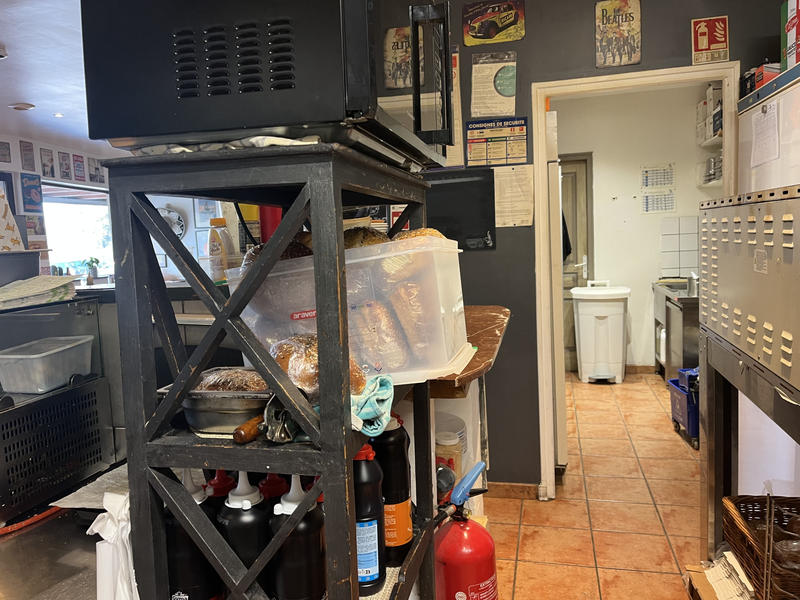 Fonds de commerce - Magasins - 63 m²