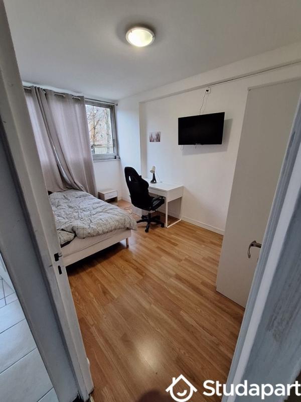 Chambre - 10 m² - 1 pièce