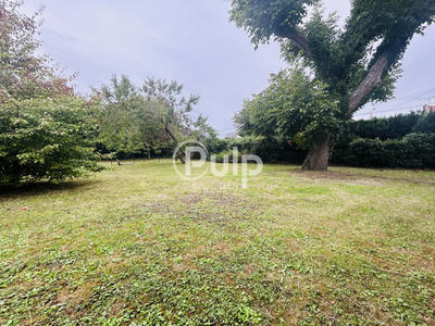 Terrain constructible - 971 m²