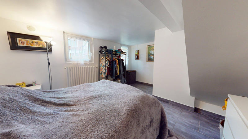 Maison - 107 m² - 6 pièces