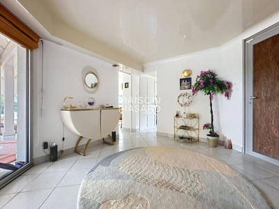 Maison contemporaine - 177 m² - 7 pièces