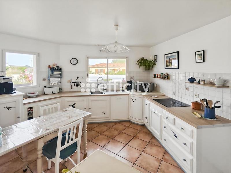 Maison - 97 m² - 5 pièces