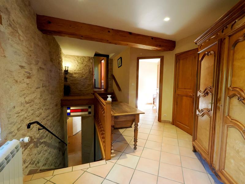 Maison - 344 m² - 15 pièces