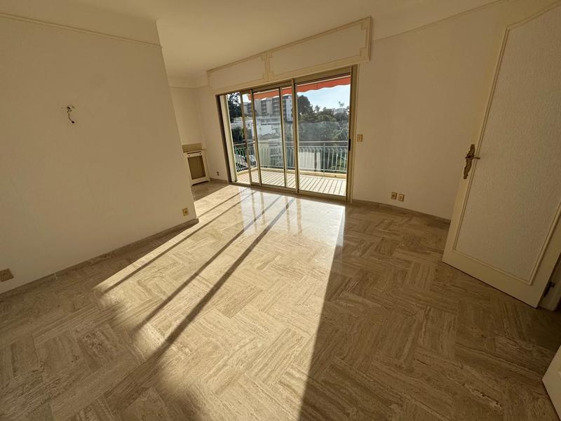 Appartement - 93 m² - 4 pièces
