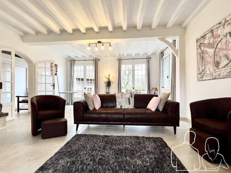 Maison ancienne - 335 m² - 10 pièces