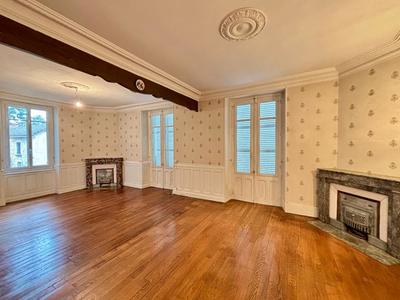 Maison bourgeoise - 121 m² - 7 pièces