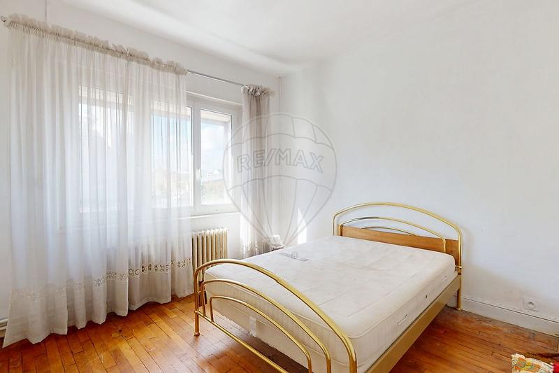 Maison - 91 m² - 5 pièces