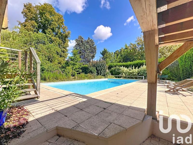 Maison - 186 m² - 8 pièces