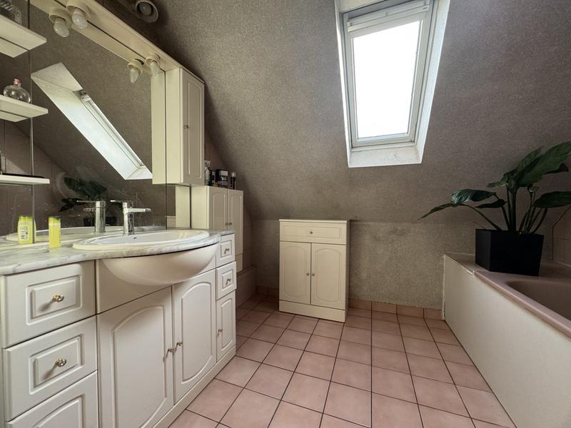 Maison - 166 m² - 7 pièces