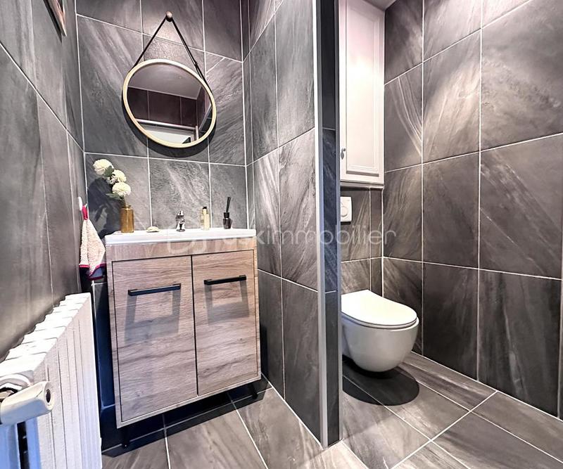 Maison - 265 m² - 8 pièces