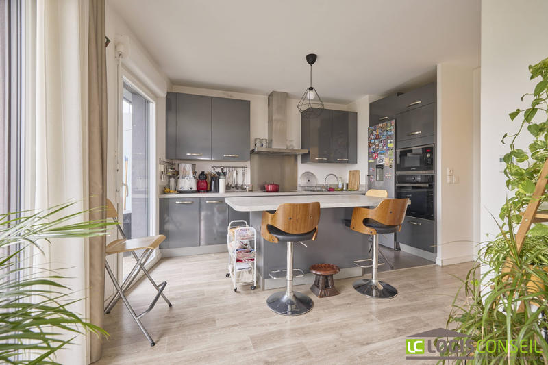 Appartement - 99 m² - 5 pièces