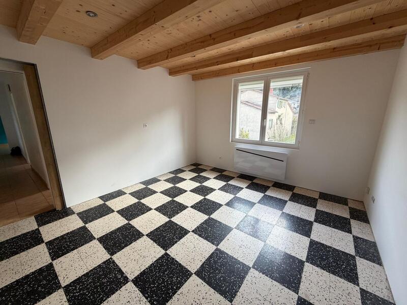 Maison - 96 m² - 5 pièces