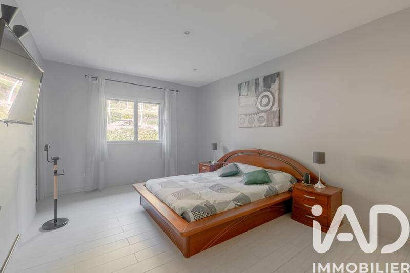 Maison - 201 m² - 6 pièces