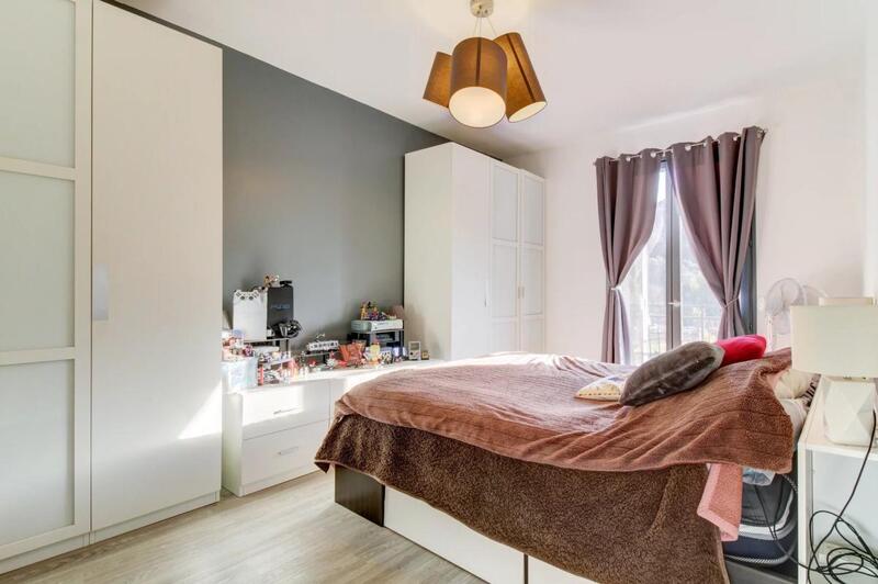 Propriété - 200 m² - 8 pièces