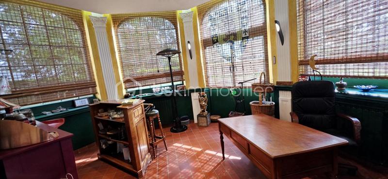 Maison - 353 m² - 12 pièces