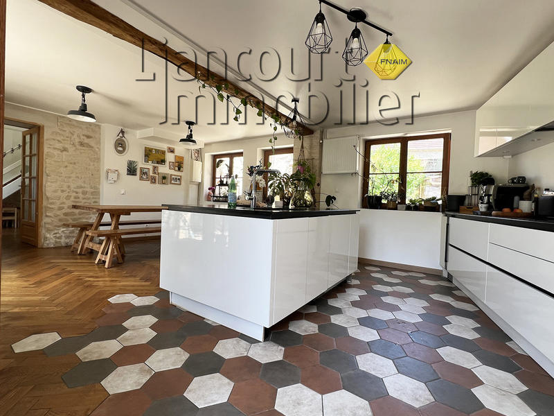 Maison - 144 m² - 6 pièces