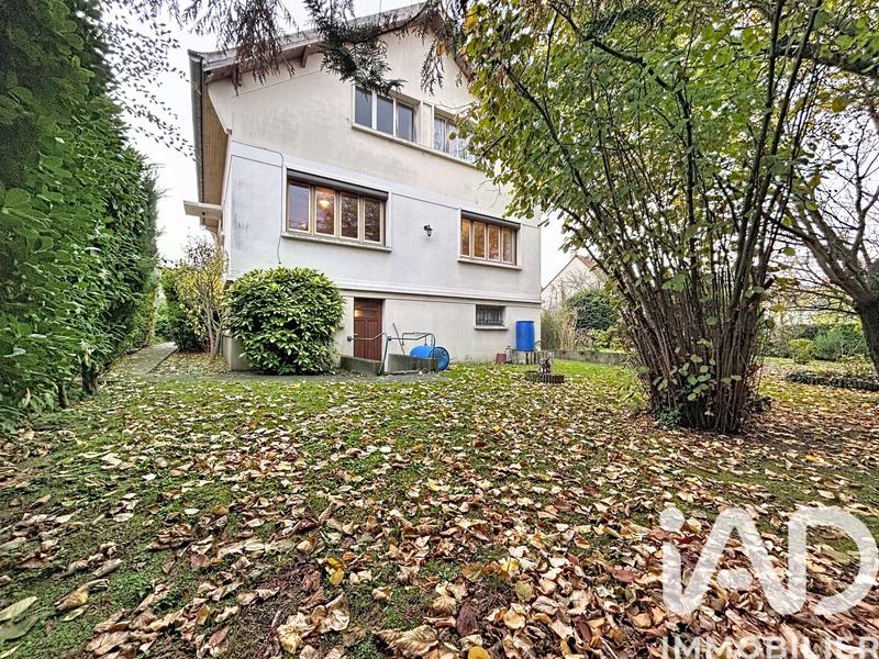 Maison - 141 m² - 8 pièces