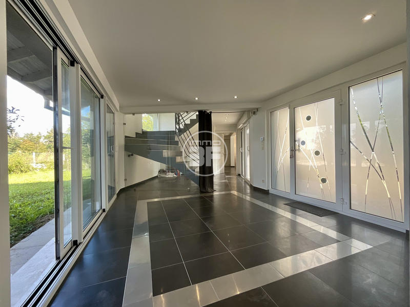 Villa - 486 m² - 11 pièces