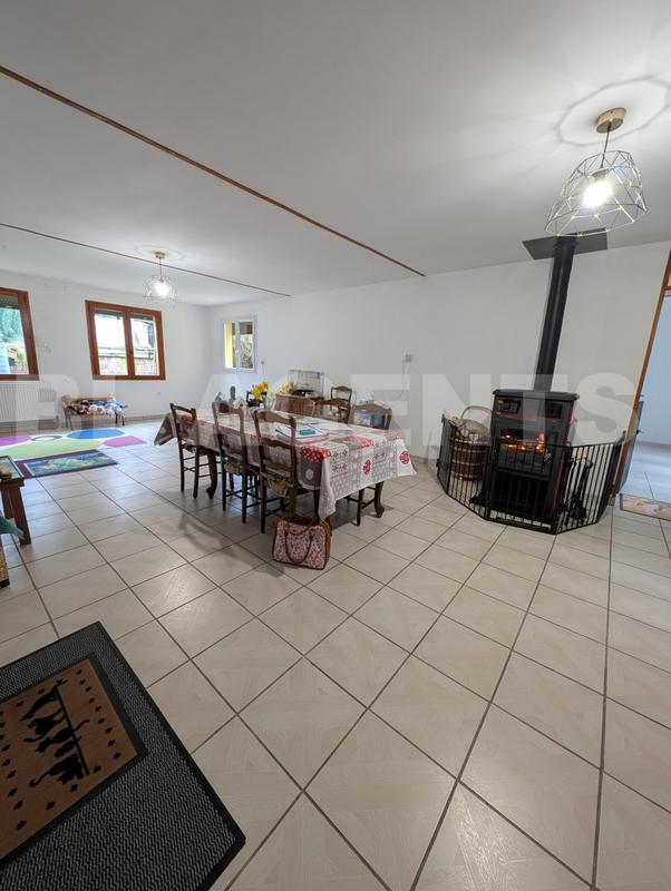 Maison - 197 m² - 8 pièces