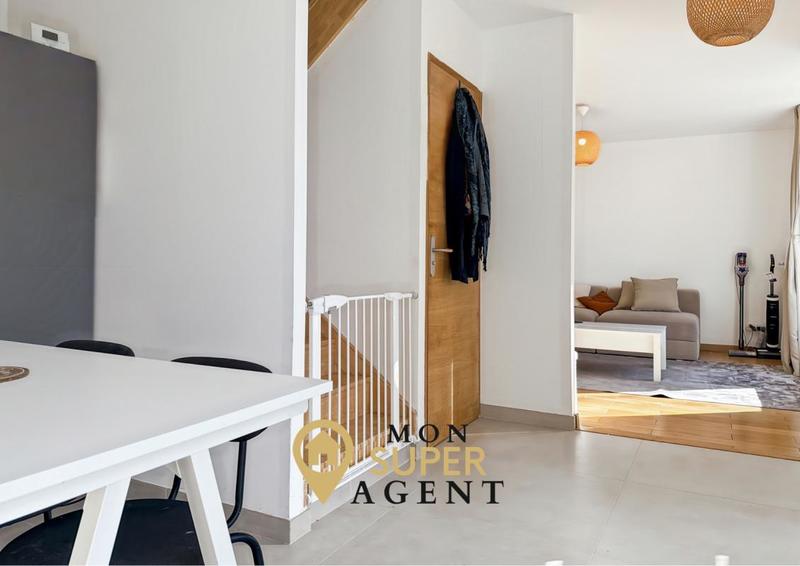 Maison - 85 m² - 4 pièces