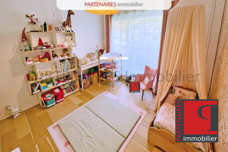 Appartement - 101 m² - 5 pièces