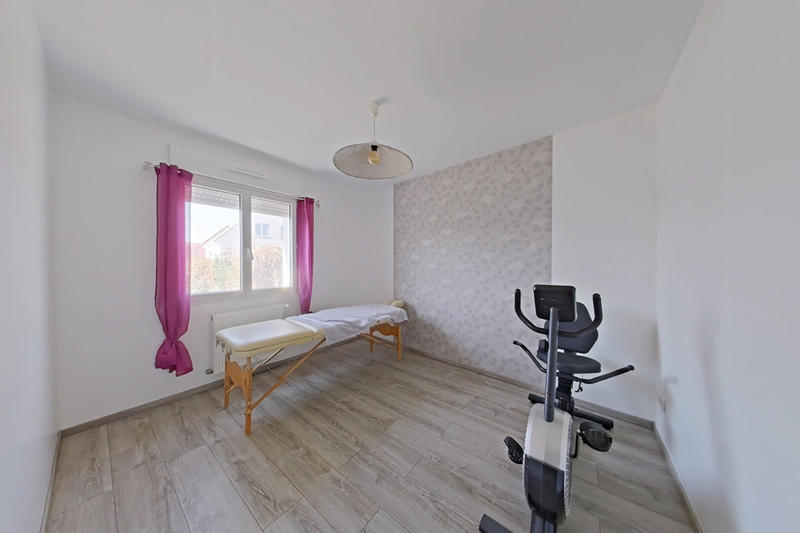 Maison - 98 m² - 5 pièces