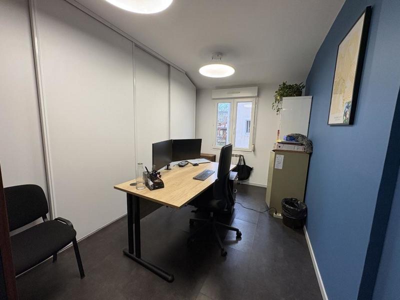 Bureau - 100 m² - 9 pièces