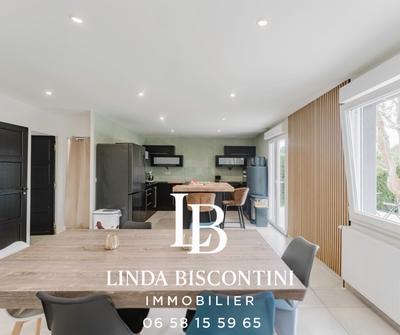 Maison - 223 m² - 7 pièces