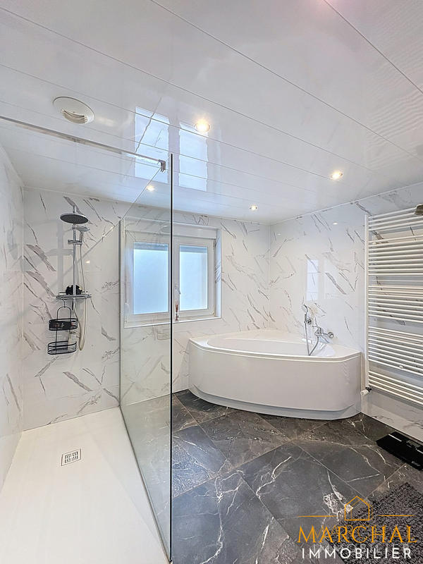 Maison - 175 m² - 7 pièces