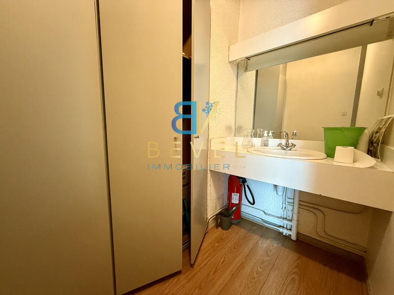 Local commercial - 111 m²