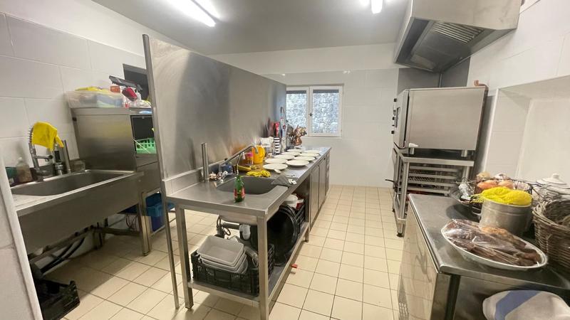 Local commercial - 445 m² - 15 pièces