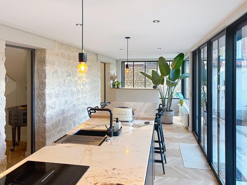 Maison bourgeoise - 300 m² - 9 pièces