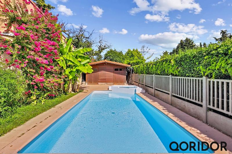 Maison - 285 m² - 10 pièces